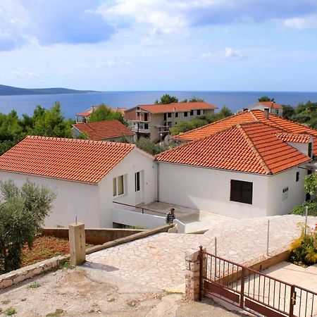 Apartments And Rooms With Parking Space Zavala, Hvar - 128 Jelsa  Eksteriør bilde