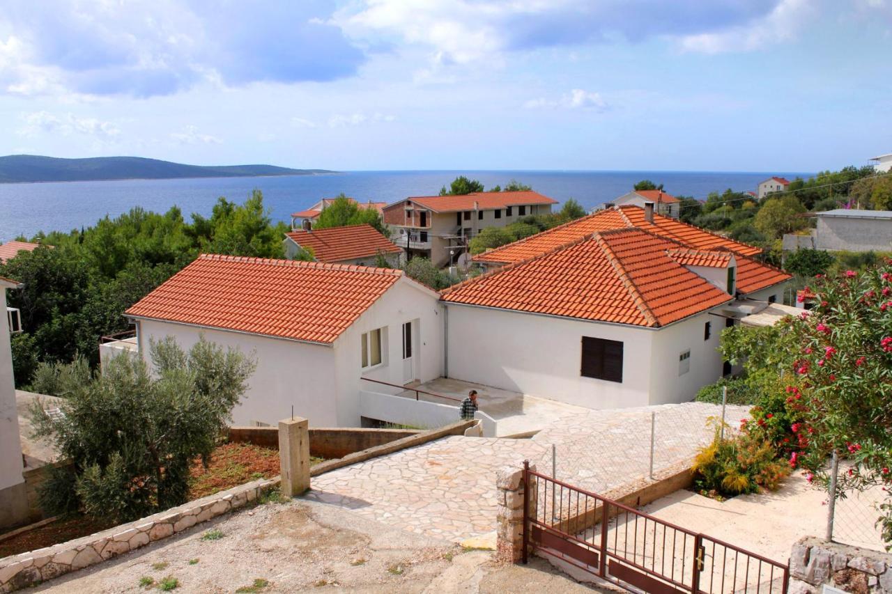 Apartments And Rooms With Parking Space Zavala, Hvar - 128 Jelsa  Eksteriør bilde