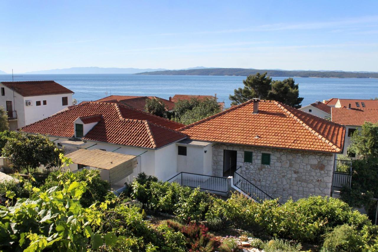 Apartments And Rooms With Parking Space Zavala, Hvar - 128 Jelsa  Eksteriør bilde