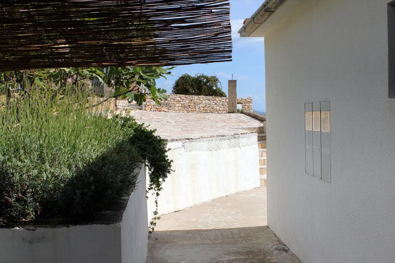 Apartments And Rooms With Parking Space Zavala, Hvar - 128 Jelsa  Eksteriør bilde