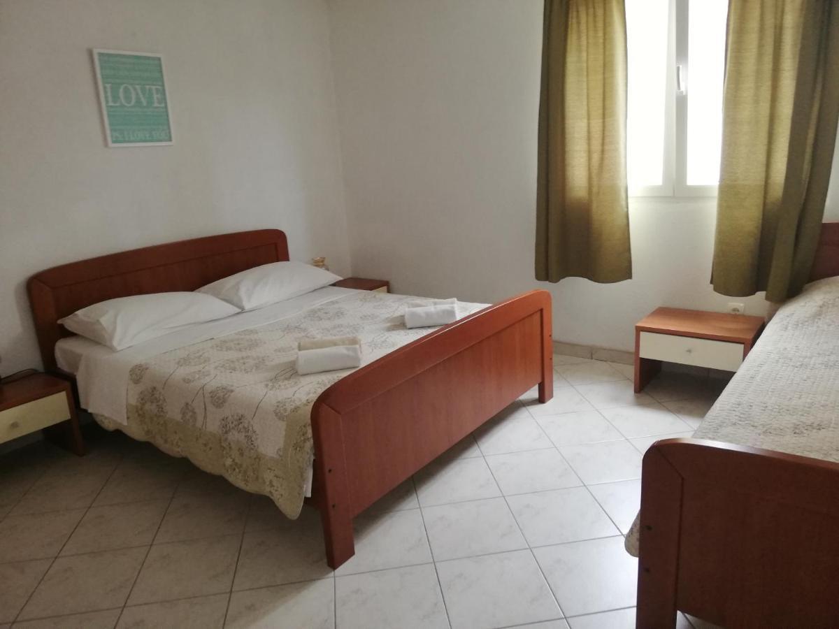 Apartments And Rooms With Parking Space Zavala, Hvar - 128 Jelsa  Eksteriør bilde