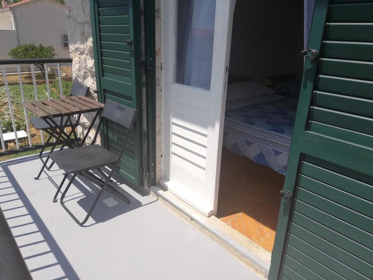 Apartments And Rooms With Parking Space Zavala, Hvar - 128 Jelsa  Eksteriør bilde